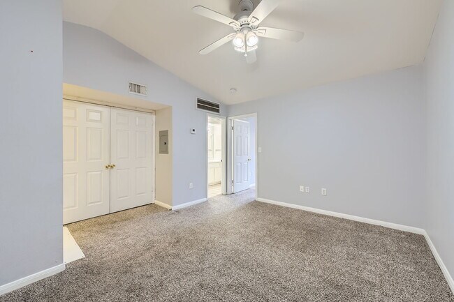 Foto del edificio - "Charming 1-Bedroom Haven in Austin's Hear...