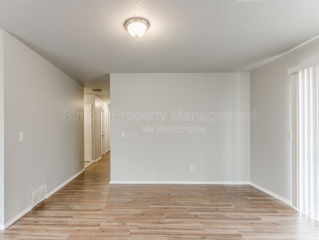 Foto del edificio - 7432 NW 27th St