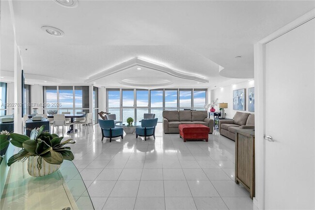 Foto del edificio - 16485 Collins Ave