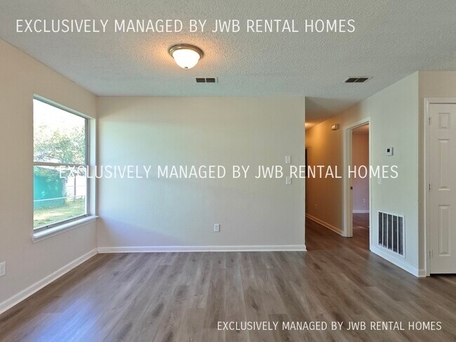 Foto del edificio - 2819 Maplewood St