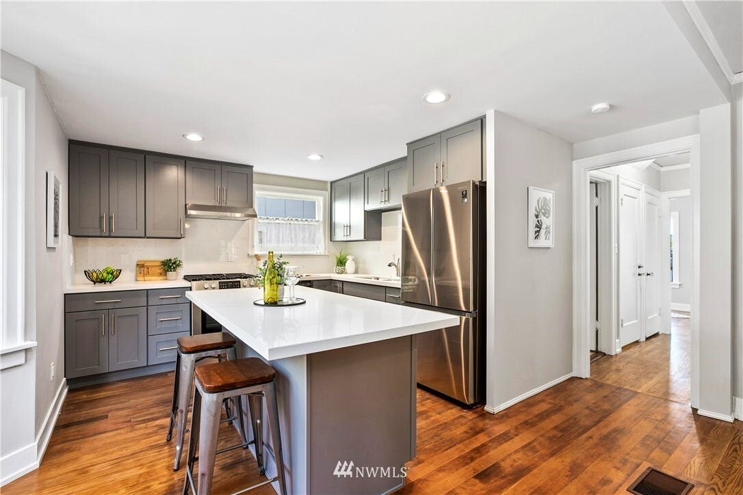 Foto principal - 2428 Boyer Ave E