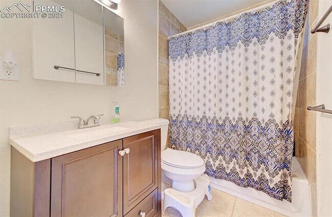 Photo - 121 Davie Dr House