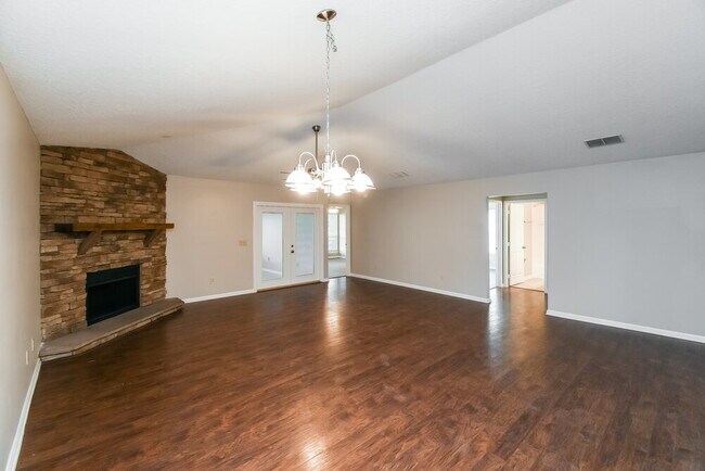 Foto del edificio - 1653 Spring Oaks Ln