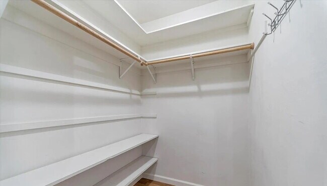 Foto del edificio - A fantastic upscale 1Bedroom near Canada college and Hwy 280