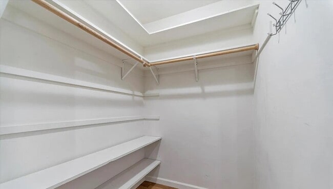 Building Photo - "Charming 1-Bedroom Retreat in Redwood City – Your Cozy Haven Awaits!"