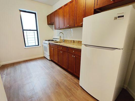 Foto principal - 2 bedroom in Bronx NY 10467