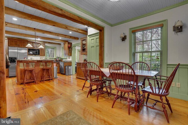 Foto del edificio - 13237 Creagerstown Rd