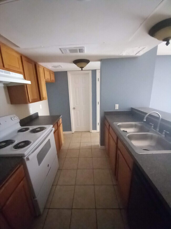 Foto del edificio - 4619 Country Creek Dr