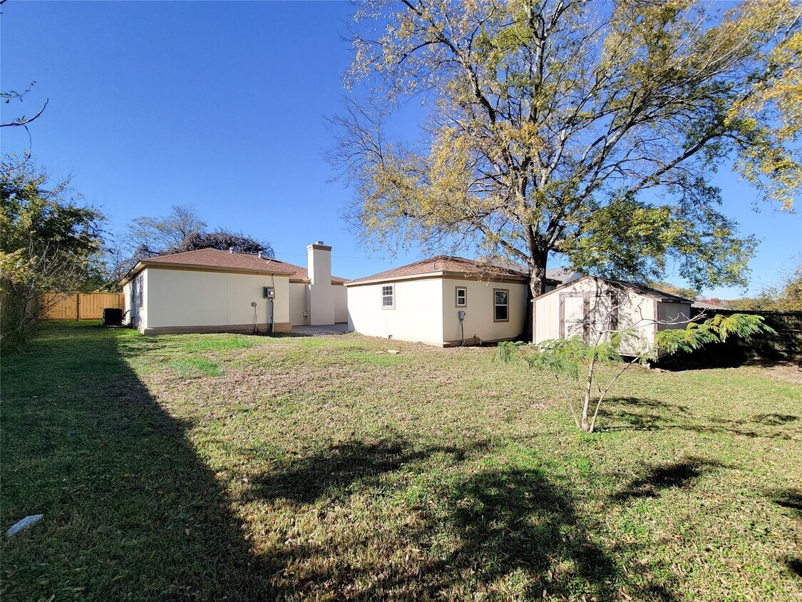 Foto del edificio - 12510 Ridgecrest Dr