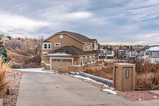 Stunning 5BR Home with Luxury Master Suite & Low-Maintenance Yard! - Stunning 5BR Home with Luxury Master Suite & Low-Maintenance Yard!