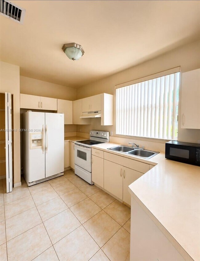 Foto del edificio - 641 E Mowry Ct