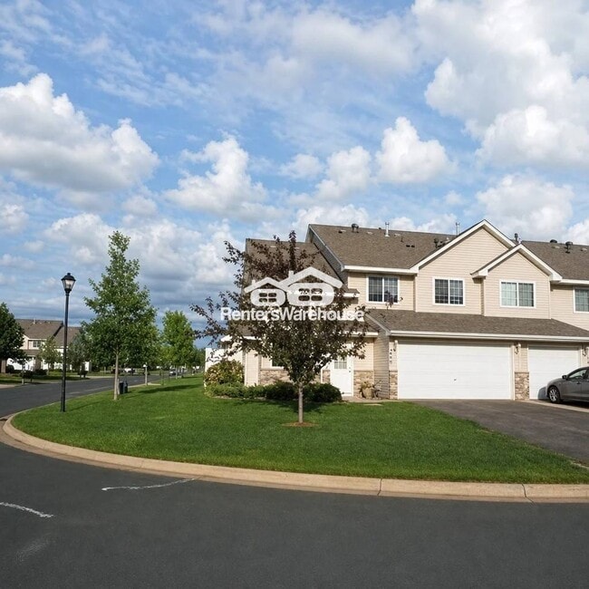 Building Photo - 400 Horizon Dr SE