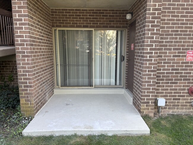 Building Photo - 7908 Pearlbush Dr