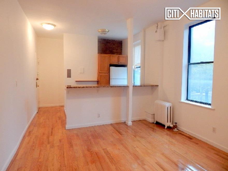 Primary Photo - 172 W 77th St