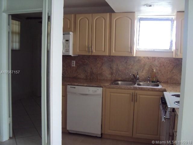 Building Photo - 8001 Crespi Blvd