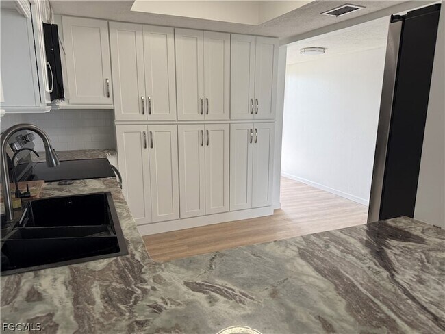 Foto del edificio - 4516 SE 6th Pl