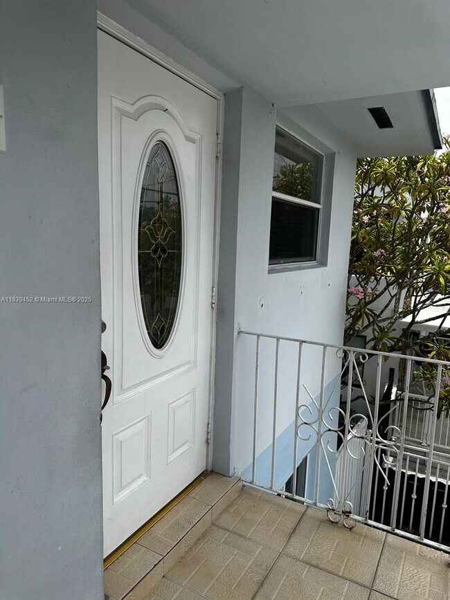 Foto del edificio - 2340 NW 1st St