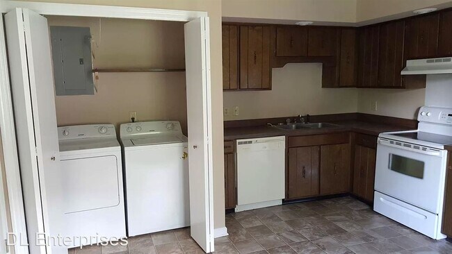 Foto del edificio - 2 br, 1 bath House - 6281 Teletha Lane