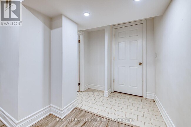 Photo du bâtiment - 99 Cherrywood Dr