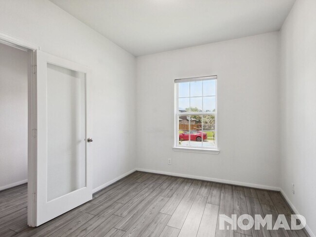 Building Photo - 4 Bedroom Single Family Home in Magnolia