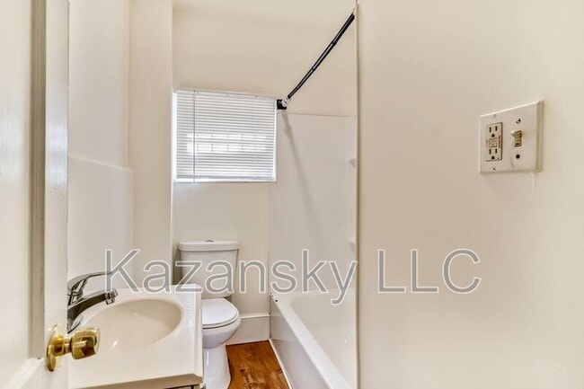 Building Photo - 4515 N Marvine St