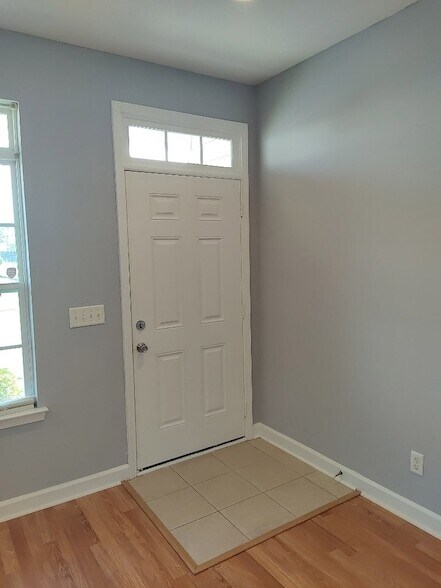 Foto del edificio - 611 Atkinson Dr