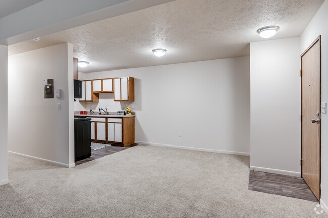 2 BR, 1 BA, 1004 SF - Lakeside Apartments
