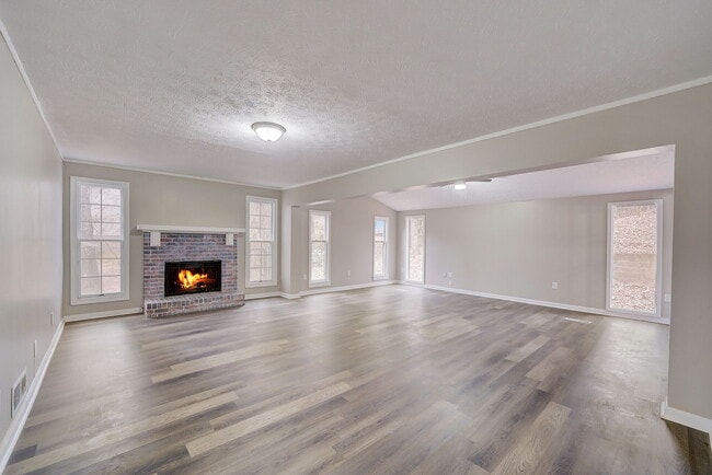 Building Photo - 3745 Londonderry Ct