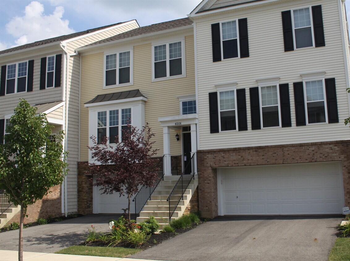 Foto principal - 6201 Cenpac Ave