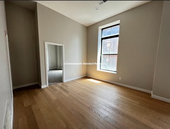 Building Photo - 1661-1663 Washington St. Unit 306