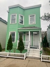 Building Photo - 3547 W Diversey Ave