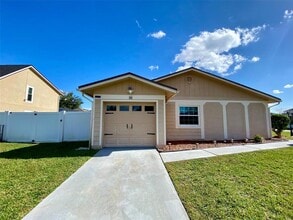 Building Photo - 880 Nelson Dr
