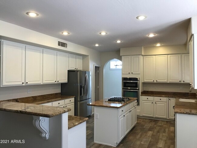 Foto del edificio - 5333 E Anderson Dr