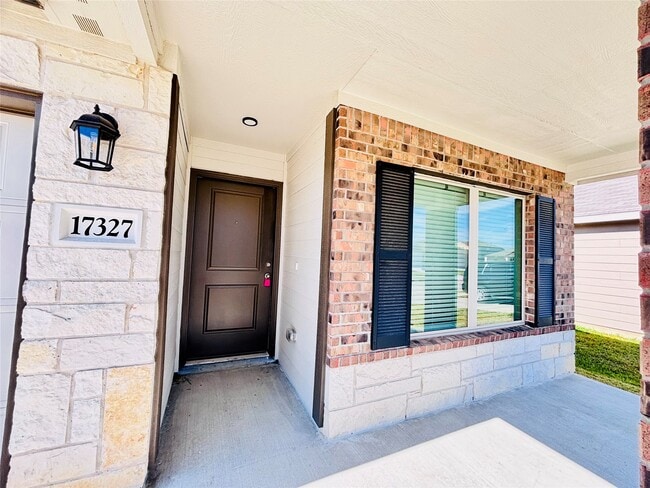 Building Photo - 17327 Roxboro Rdg Ln