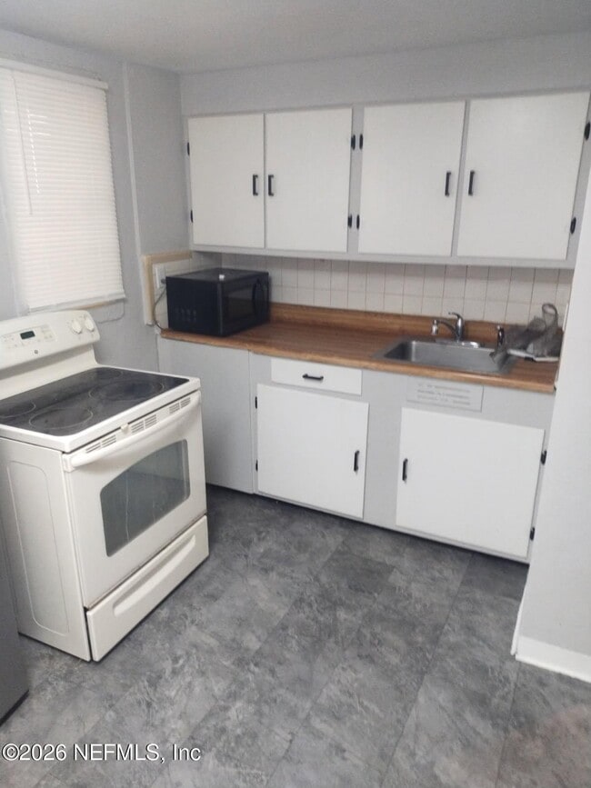 Foto del edificio - 5340 Kingsbury St