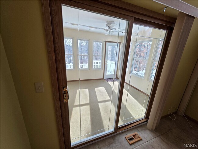 Building Photo - 3935 Rhine Ct