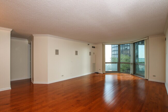 Foto del edificio - 195 N Harbor Dr