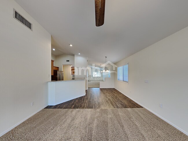 Foto del edificio - 7856 S Splinter Way