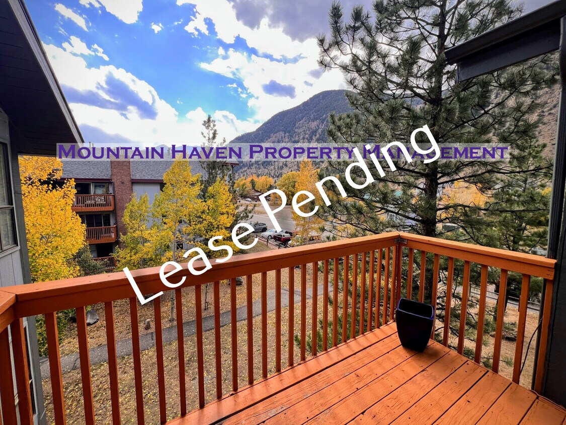 Foto principal - 1901 Clear Creek Dr