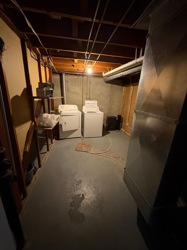 Foto del edificio - 3 Bed 1 Bath Updated Single Family home