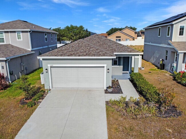 Building Photo - 1229 Forest Gate Cir