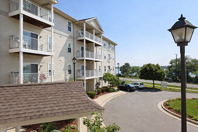 Building Photo - ST. CLAIR LANDINGS