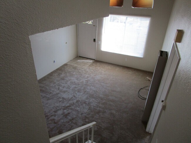 Building Photo - Cozy Hercules Home
