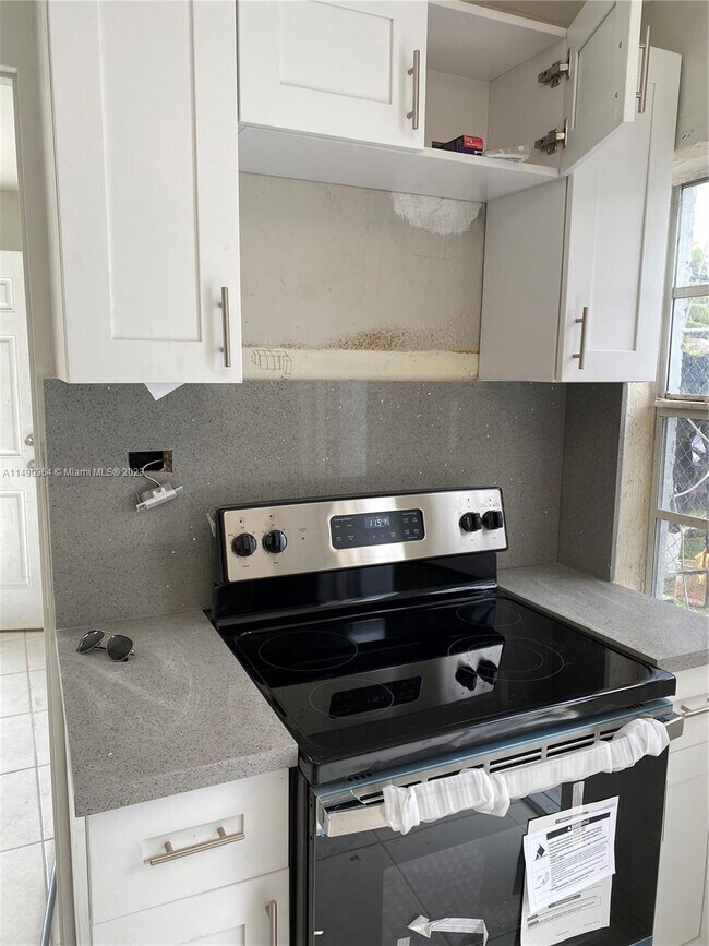 Foto del edificio - 847 NW 102nd St