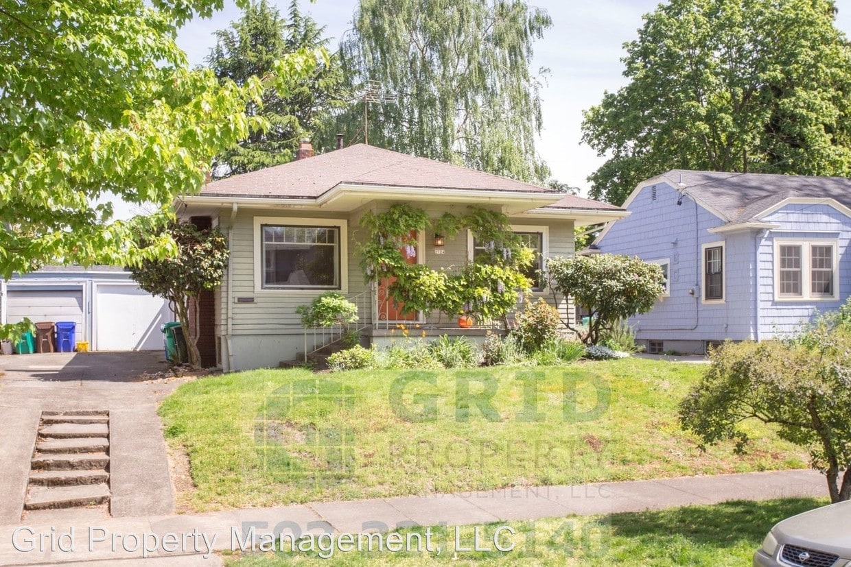 Primary Photo - 2724 NE 35th Ave