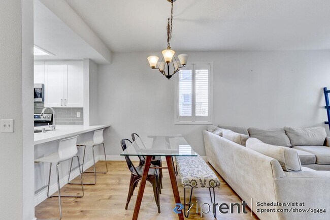 Building Photo - 2210 River Run Dr