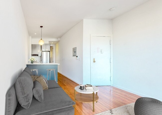 Photo - Lincoln Road Apartment