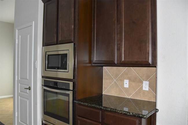 Building Photo - 9146 Sunlight Oak Ln