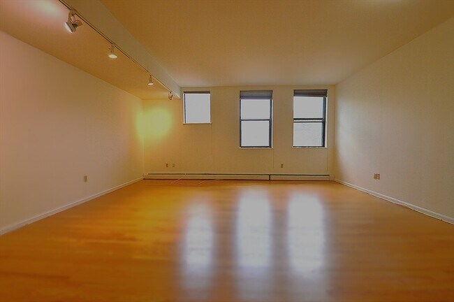 Building Photo - 50 Winchester St
