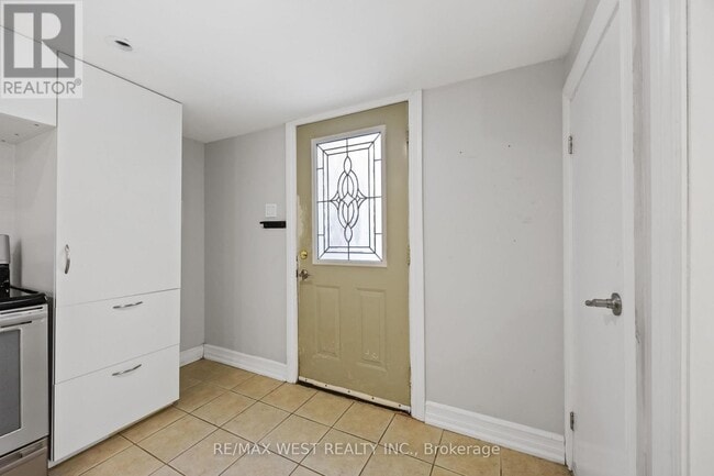 Photo du bâtiment - 2440 King Rd